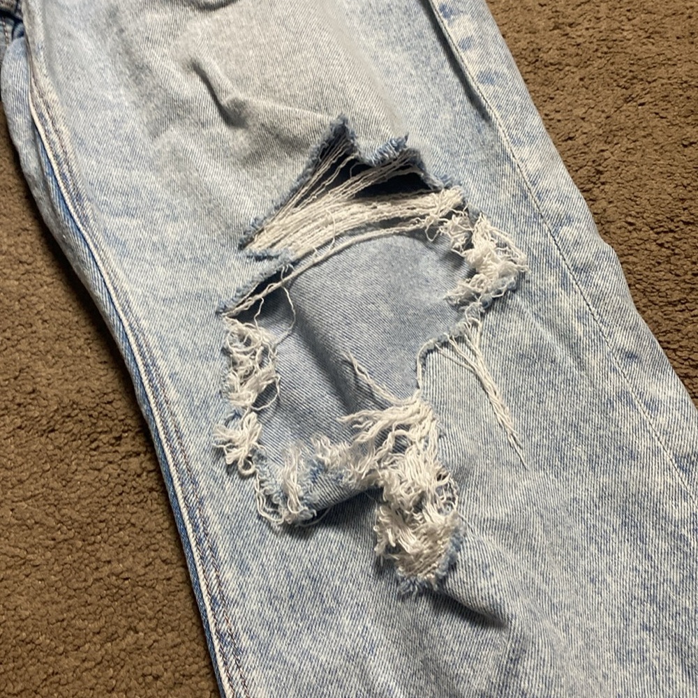 American Eagle Distress Rip Jeans - Picture 4 of 14
